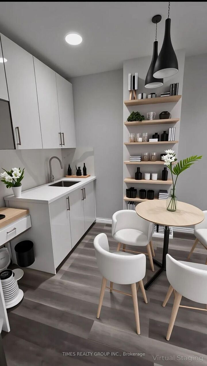 Property Photo:  600 Church Street 2  ON M4Y 2E7 