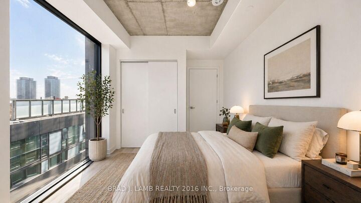 Property Photo: 284 King Street E 1507 ON M5A 1K4