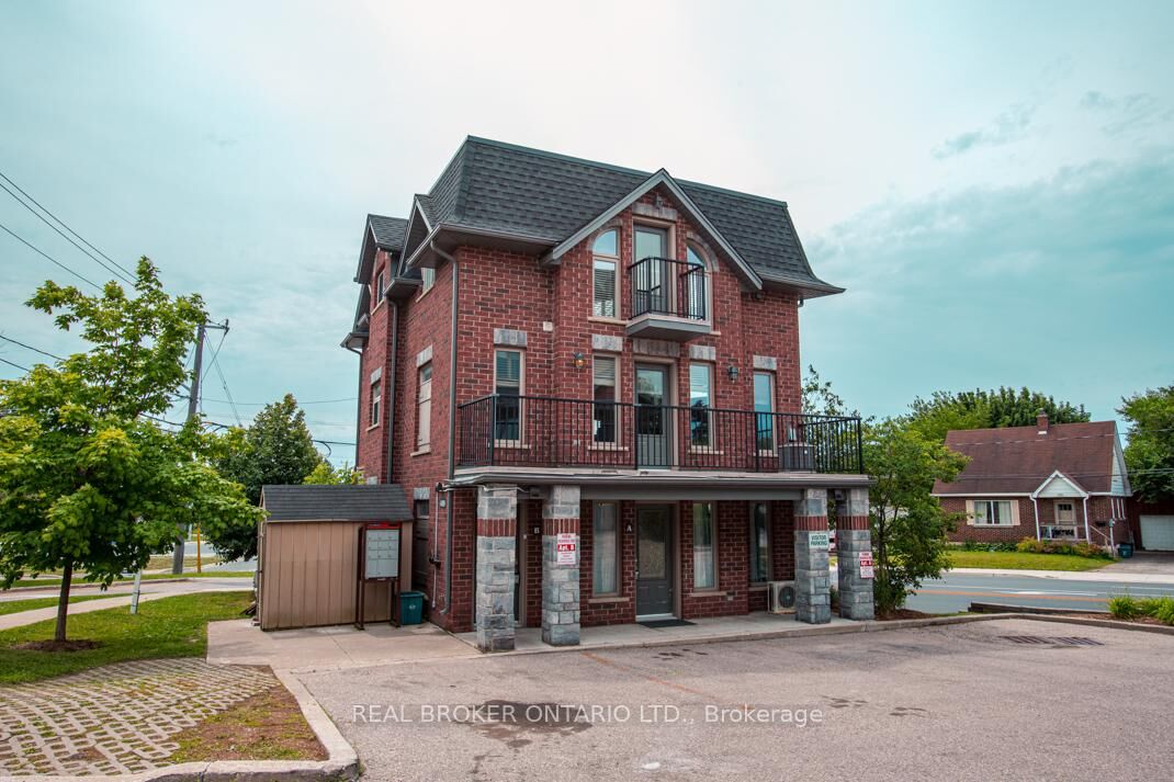 Property Photo:  489 East Avenue B  ON N2H 0A8 