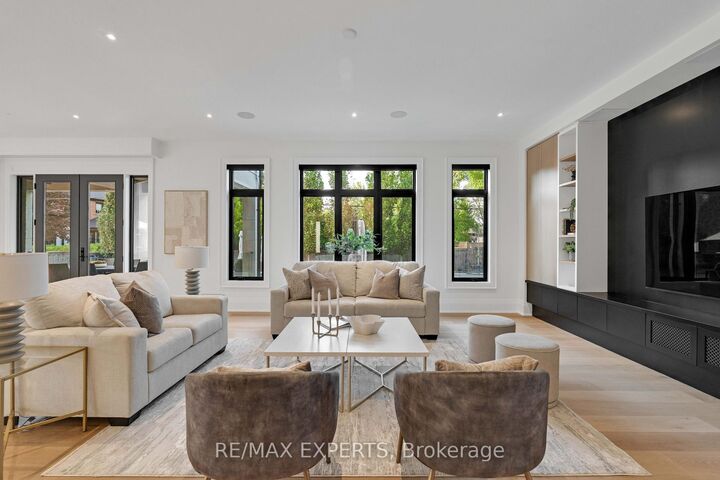 Property Photo:  108 Hollingsworth Drive  ON L7B 1G4 
