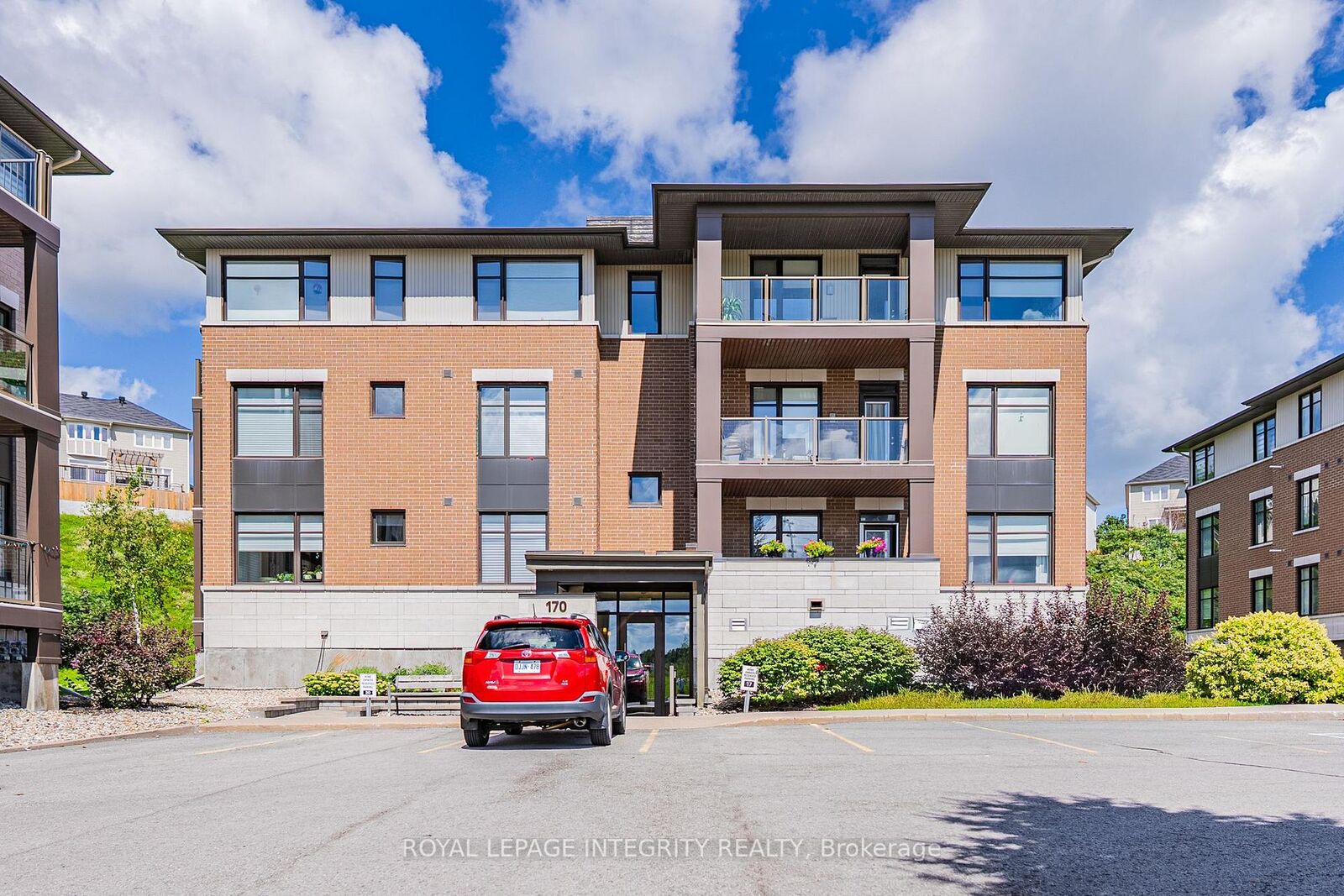 Property Photo: 170 Guelph Private 303 ON K2T 0J5
