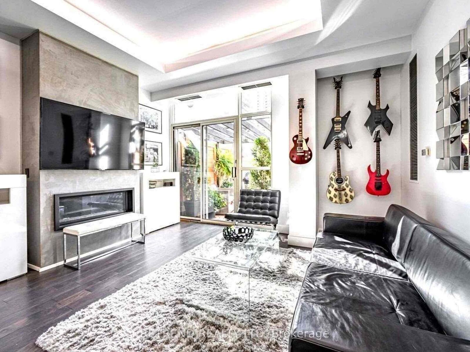 Property Photo:  8 Wellesley Street E 209  ON M4Y 3B2 