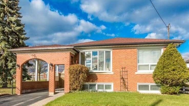 Property Photo: 22 Beran Drive ON M1G 1G1