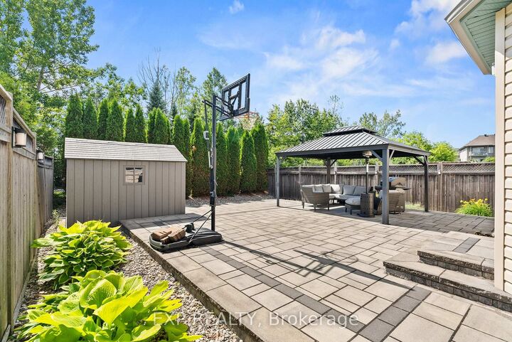 Property Photo: 112 Redcliff Avenue ON K2J 5J7