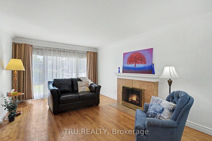 Property Photo: 1908 Saunderson Drive ON K1G 2C7