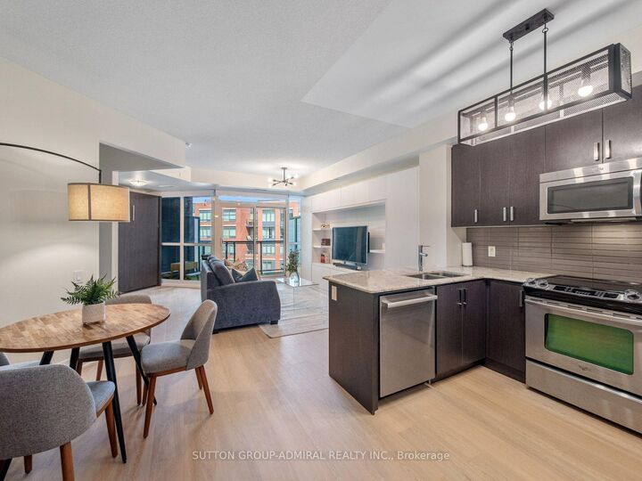 7608 Yonge Street 405 — photo 1