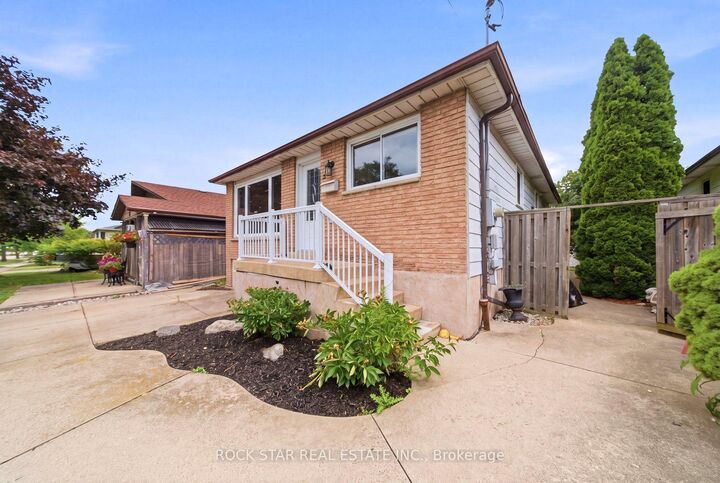 Property Photo:  59 Aterno Drive Main  ON L9C 5S4 