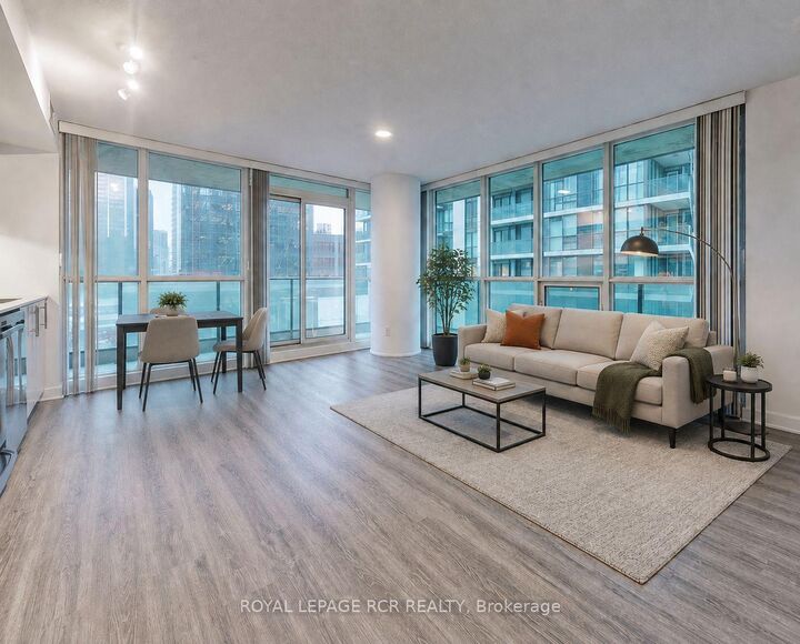 Property Photo: 33 Bay Street 904 ON M5J 2Z3