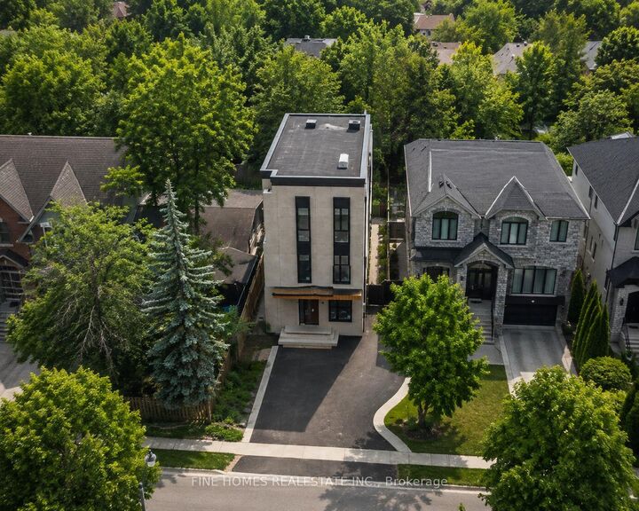 47 Yonge Boulevard — photo 1