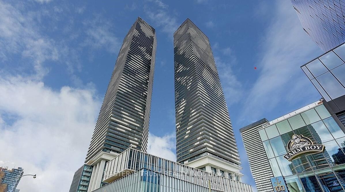 Property Photo: 55 Cooper Street 7108 ON M5E 0G1