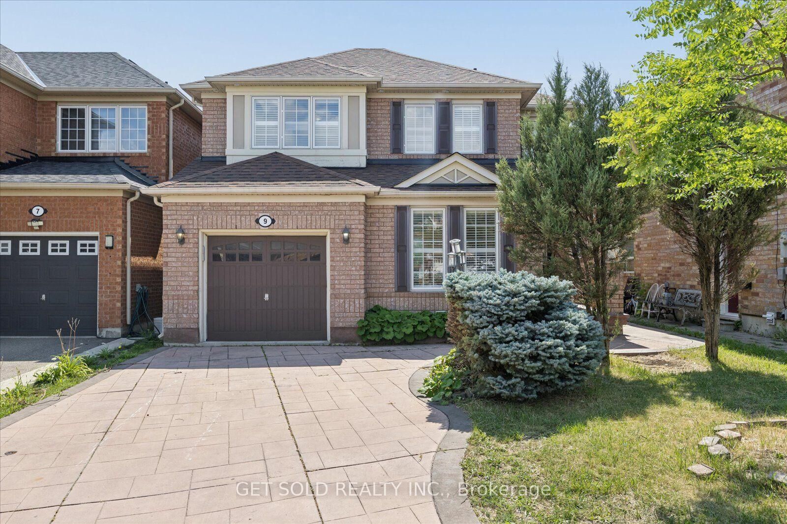 Property Photo:  9 Raccoon Street  ON L6S 6L8 