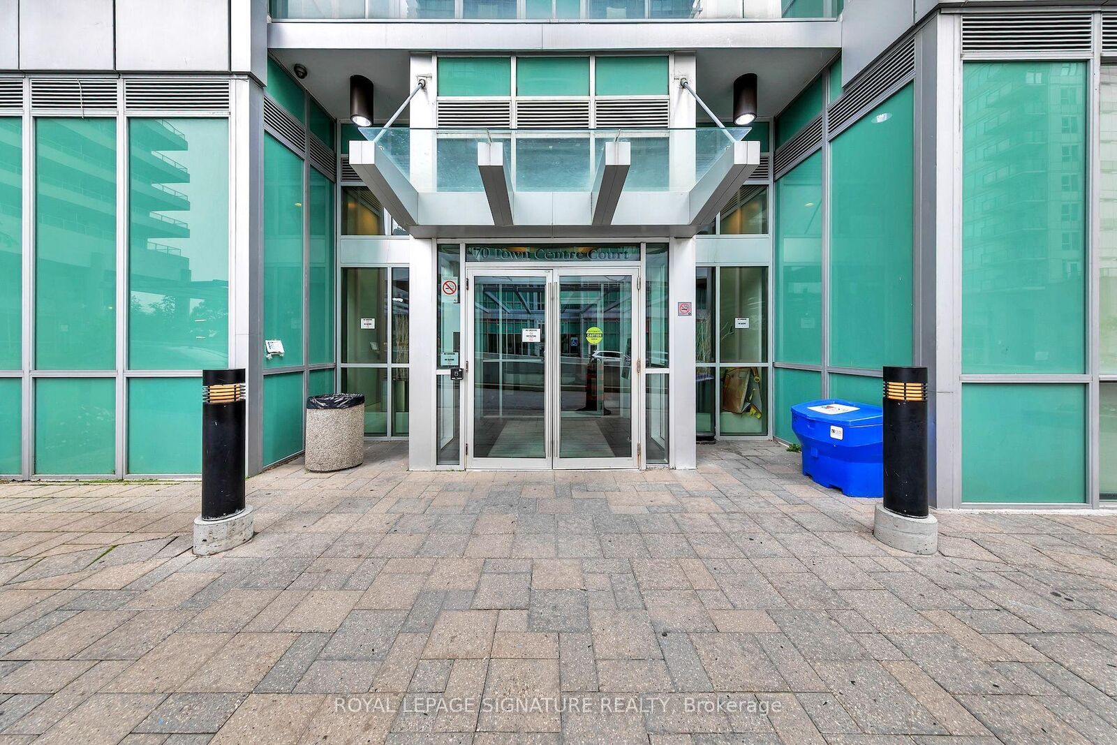 Property Photo: 70 Town Centre Court 3005 ON M1P 0B2