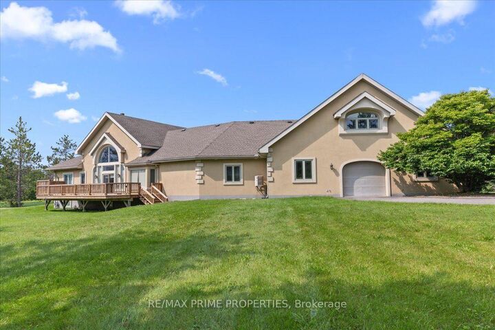 Property Photo: 1435 Shalom Street ON K4C 1E2