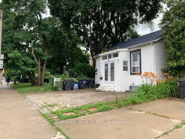Property Photo: 966 Dundas Street E ON M4M 1R5