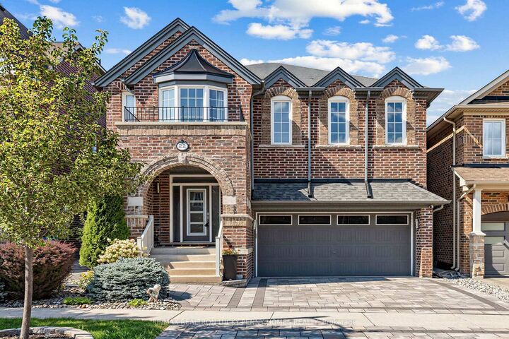 22 Duke Of Cornwall Drive — photo 1