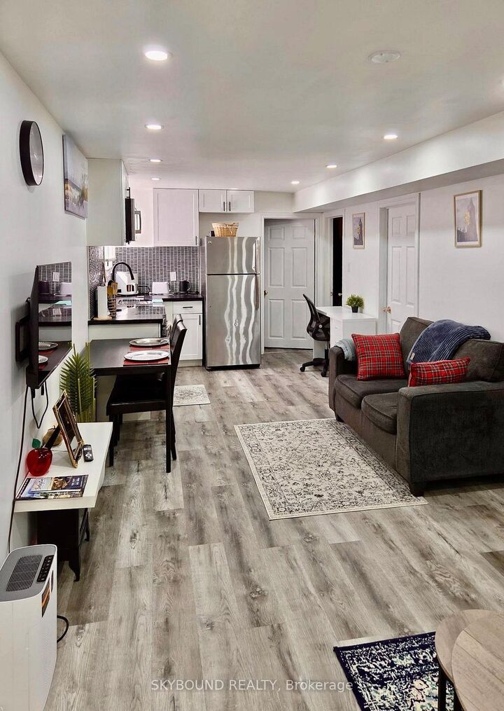 Property Photo: 2586 Foxmeadow Road N Apartment 1, Room #1 ON K9L 1X2