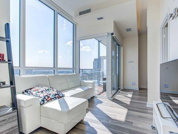 Property Photo:  5180 Yonge Street 2405  ON M2N 5P6 