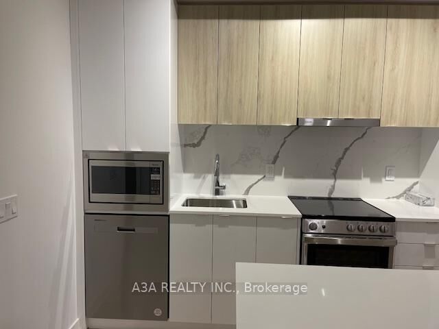 Property Photo:  50 Upper Mall Way 2401  ON L4J 4P8 