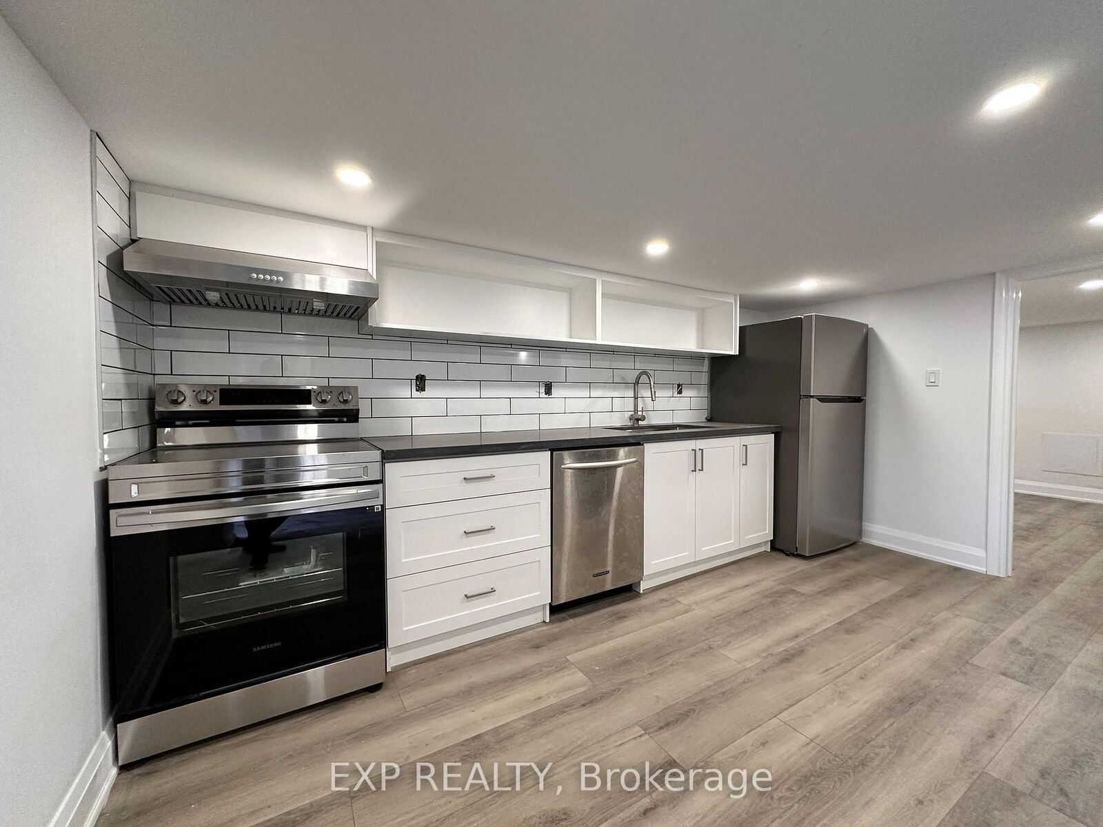 Property Photo:  143 Gladstone Avenue Lower  ON M6J 3L1 