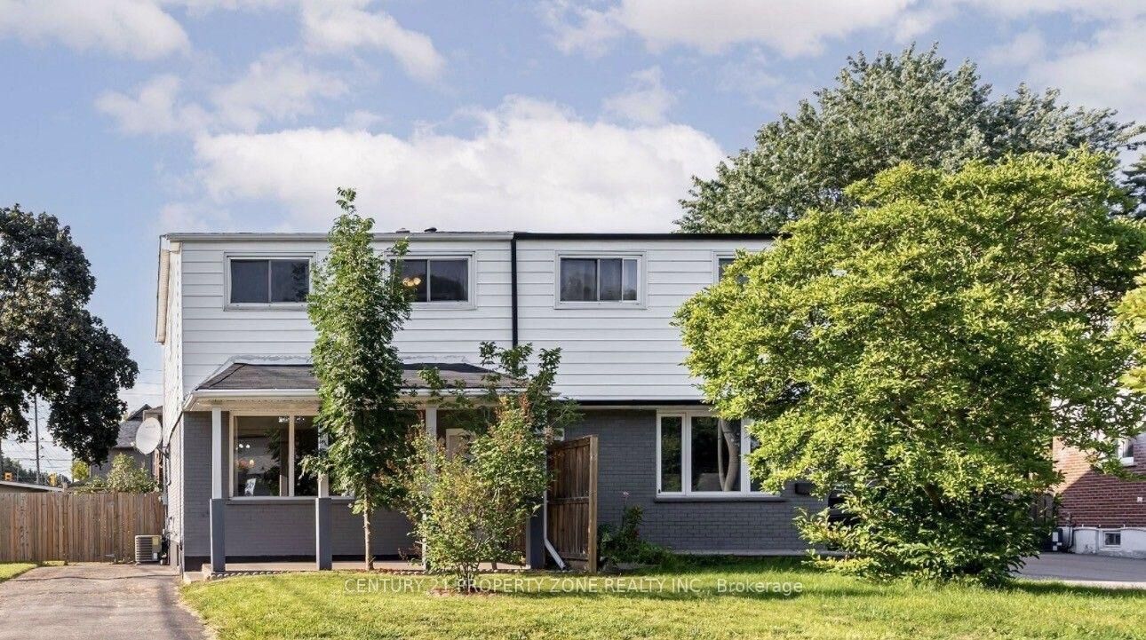 Property Photo:  304 Fernwood Avenue  ON L1G 2H7 