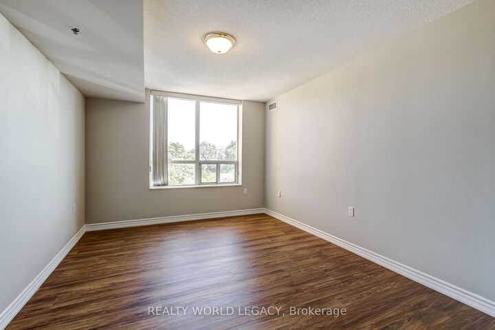 Property Photo: 100 Burloak Drive 1414 ON L7L 6P6