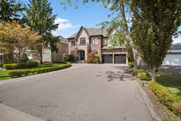 74 Yongehurst Road — photo 1