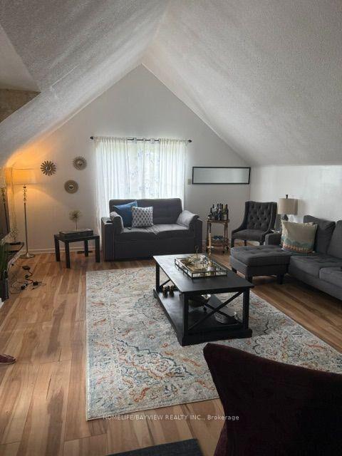 Property Photo:  539 Elgin Mills Road W 2nd Floor  ON L4C 4M3 