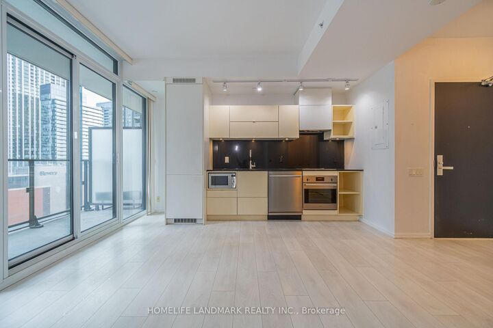 Property Photo:  125 Peter Street 1512  ON M5V 0M2 