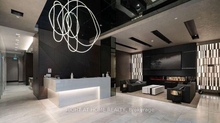 Property Photo:  609 Avenue Road 1806  ON M4V 2K3 