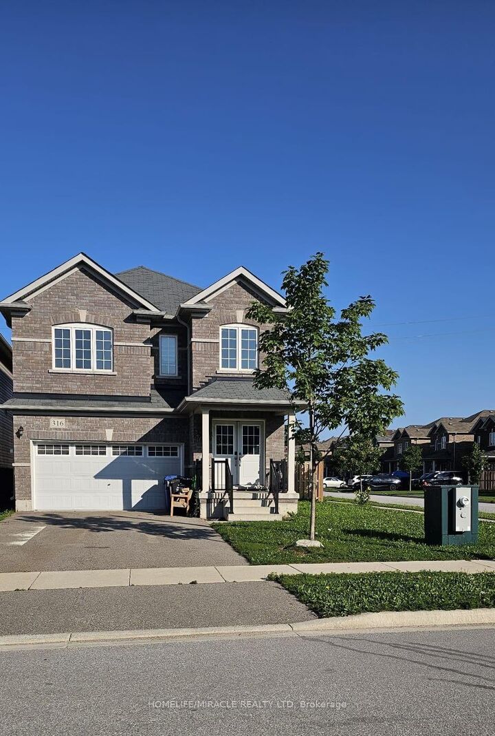 316 Vandusen Avenue — photo 1