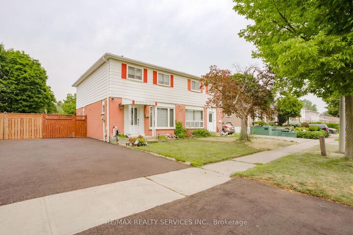 Property Photo: 6 Lauderdale Road ON L6V 2B7