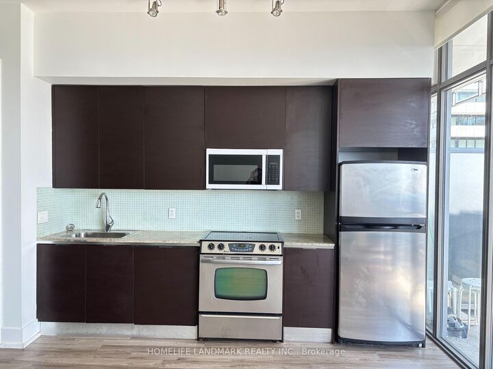 Photo de la propriété: 33 Charles Street E 4210 ON M4Y 0A2