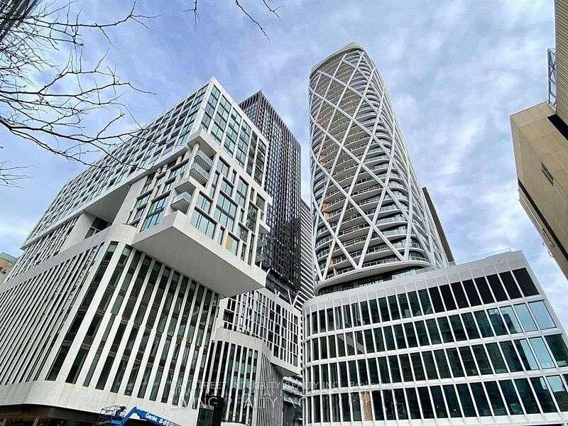 Property Photo:  238 Simcoe Street 2508  ON M5T 0E2 