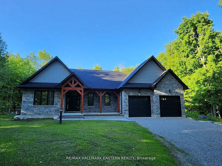 11 Maplewood Court — photo 1