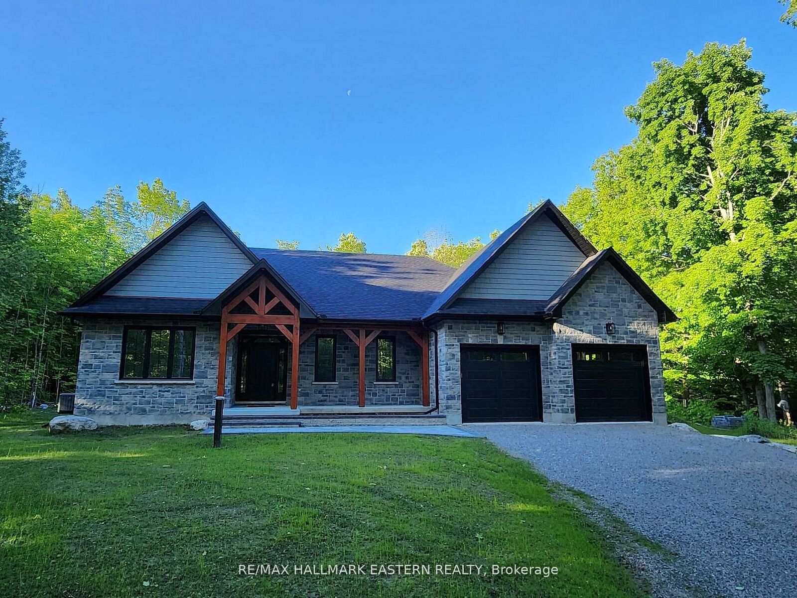 Property Photo:  11 Maplewood Court  ON K0L 1J0 