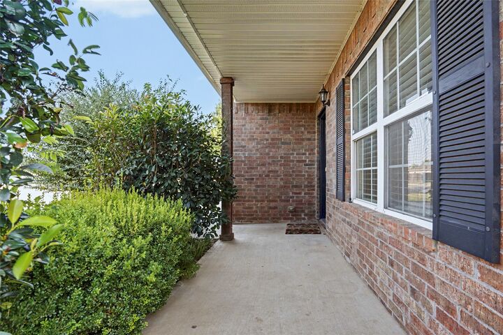 Property Photo: 14815 S Lakewood Avenue OK 74008