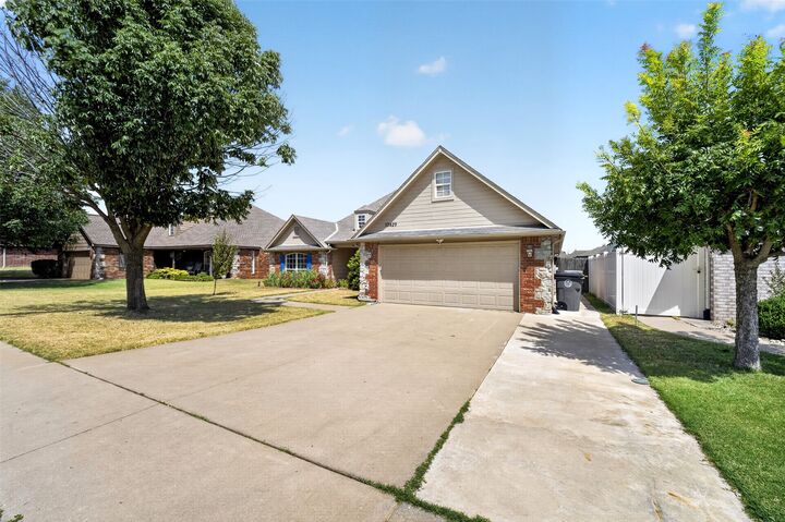 Property Photo: 13429 E 43rd Place S OK 74134