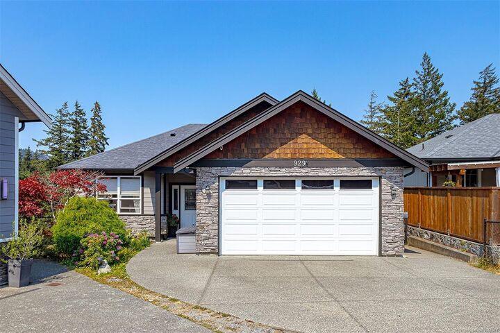 929 Step Moss Close — photo 1