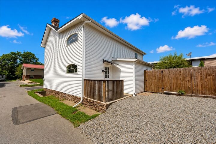 Property Photo: 410 Wayne St PA 15477