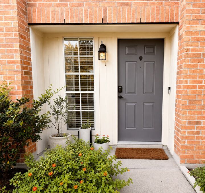 Property Photo:  