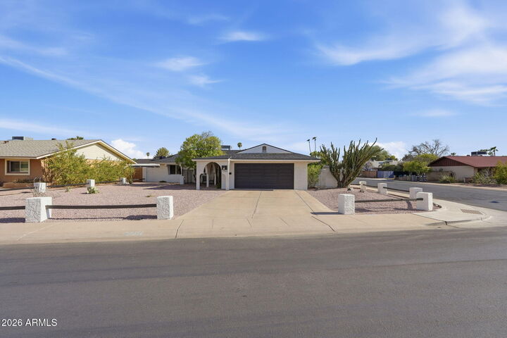 Property Photo: 1703 E Laguna Drive AZ 85282