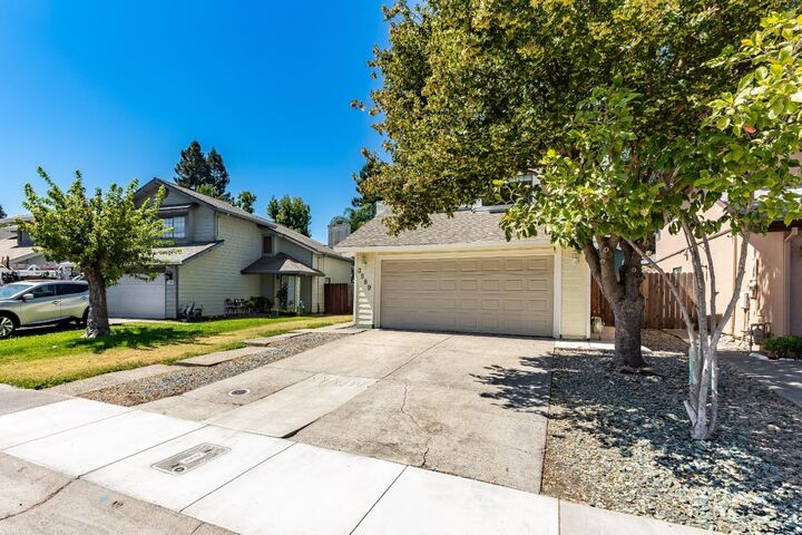 Property Photo:  3589 Rio Rosa Way  CA 95834 