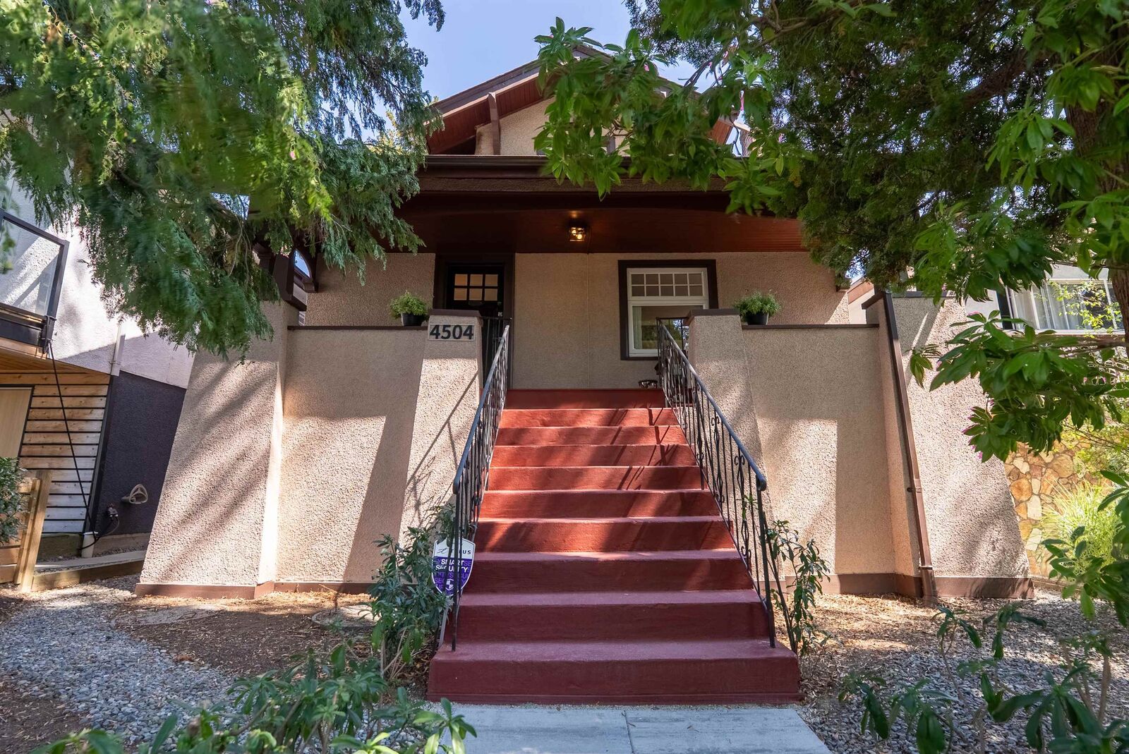 Property Photo: 4504 Beatrice Street BC V5N 4J2
