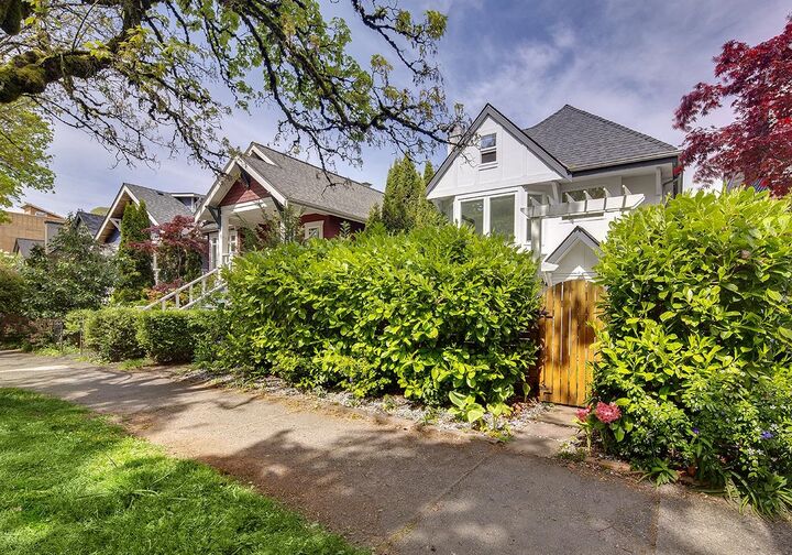 Property Photo: 2977 W 6th Avenue BC V6K 1X4