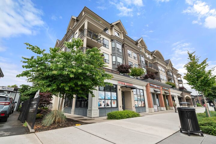 Property Photo: 2493 Montrose Avenue 425 BC V2S 0L4