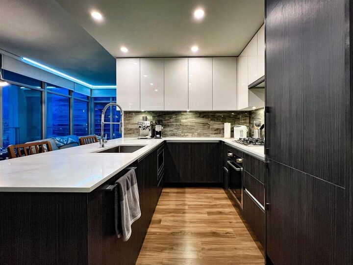 Property Photo: 1888 Gilmore Avenue 3X01 BC V5C 0L2