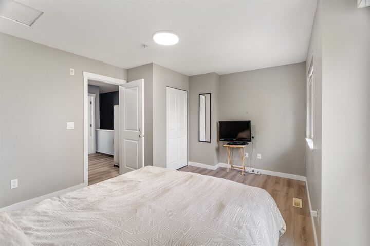 Property Photo: 12040 68 Avenue 63 BC V3W 1P5