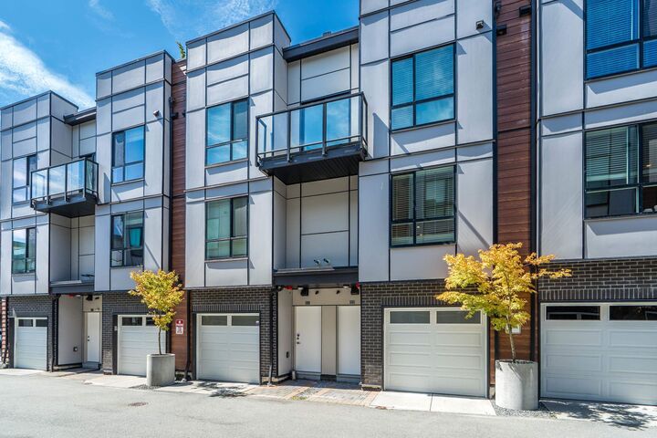 Property Photo:  19790 55A Avenue 14  BC V3A 0K6 
