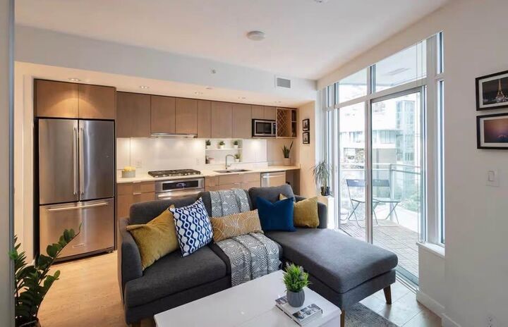 Property Photo: 161 E 1st Avenue 302 BC V6A 0G1