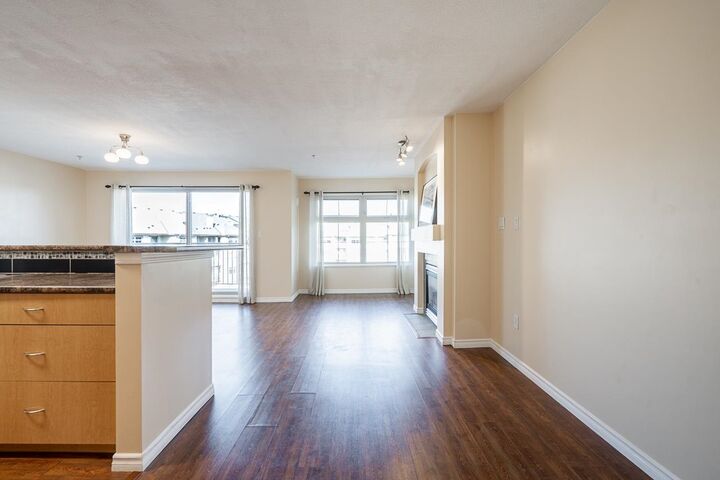 Property Photo: 15220 Guildford Drive 401 BC V3R 0Y6